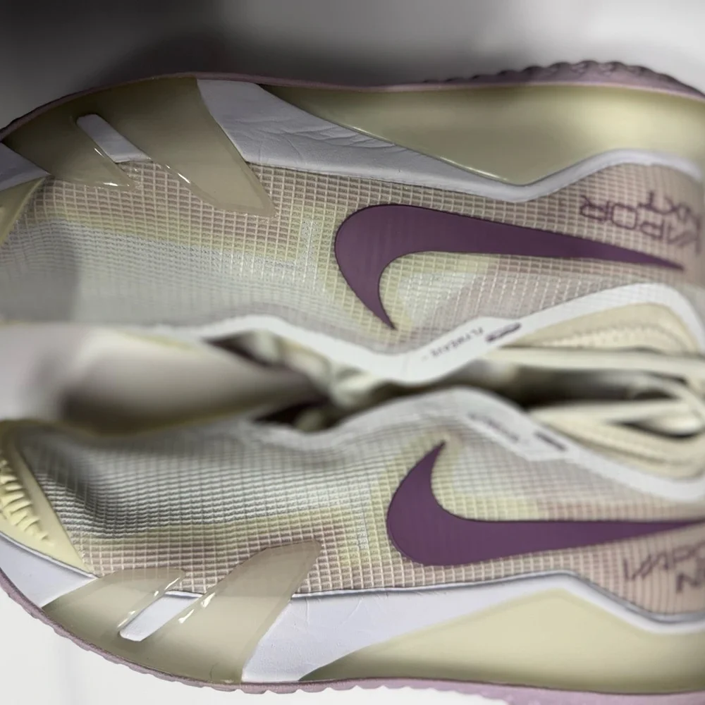 Nike Air Zoom Vapor Pro Tennis Shoes Women’s Size 7 Ivory Purple - Picture 10 of 10
